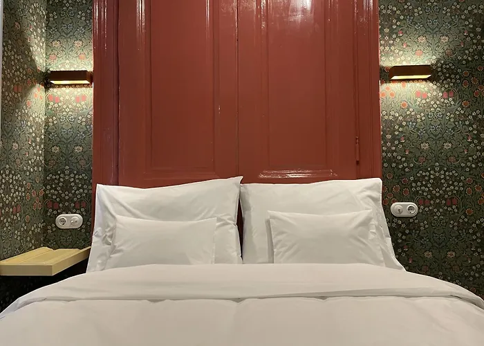 Metropolis Hostel