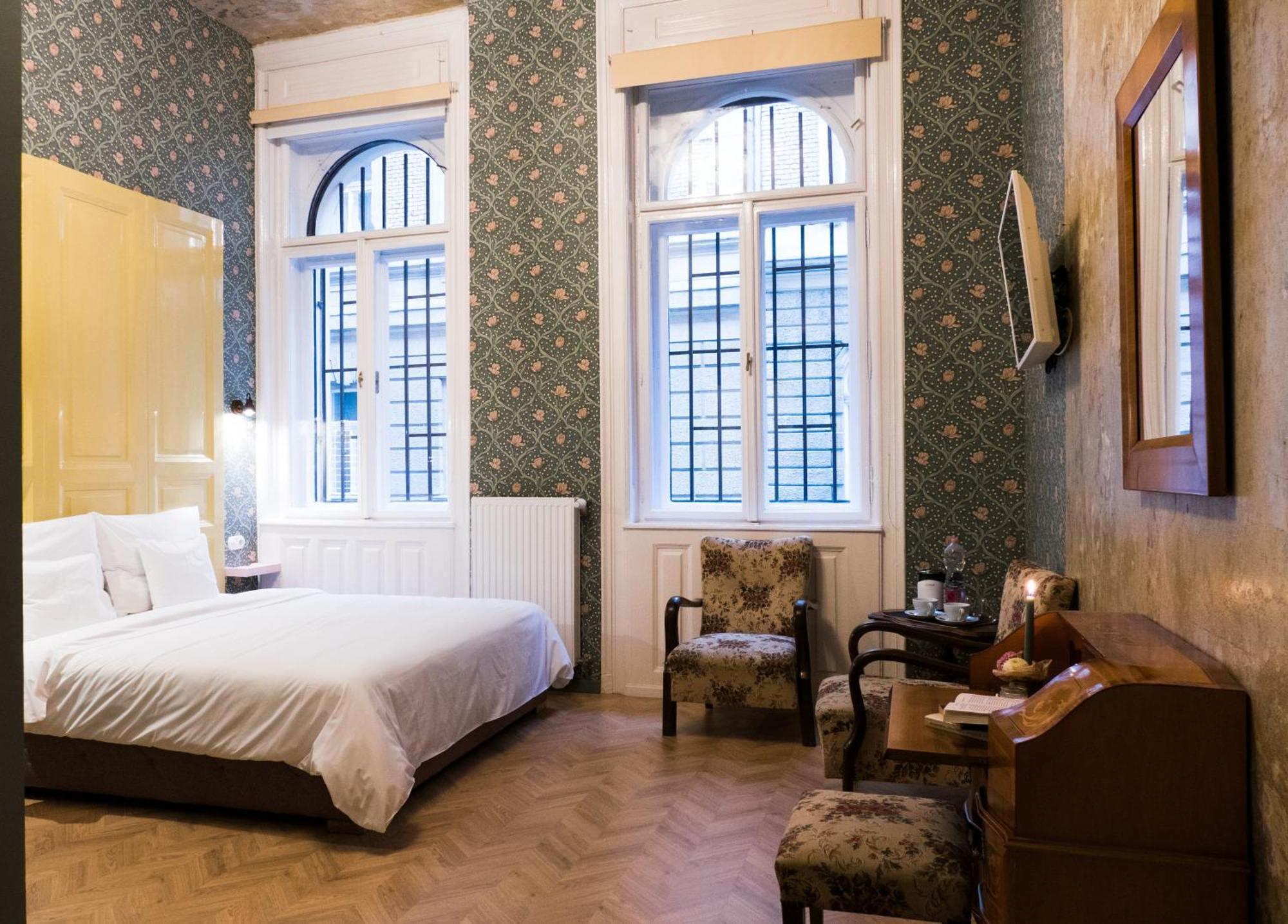 Metropolis Boutique 4*