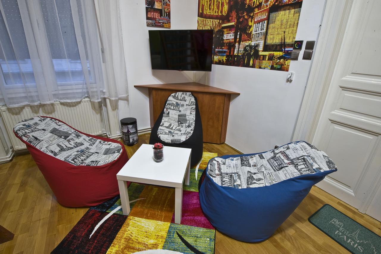 Bed & Breakfast Metropolis Boutique 4*